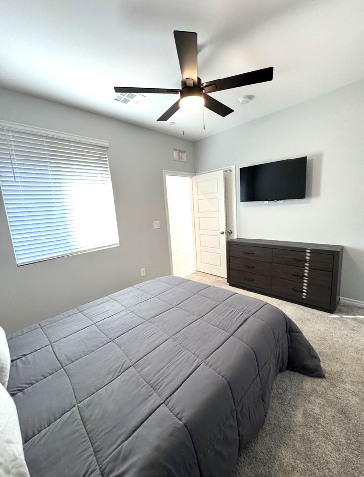 9740 Redwood Cascade St - Photo 6 of 20