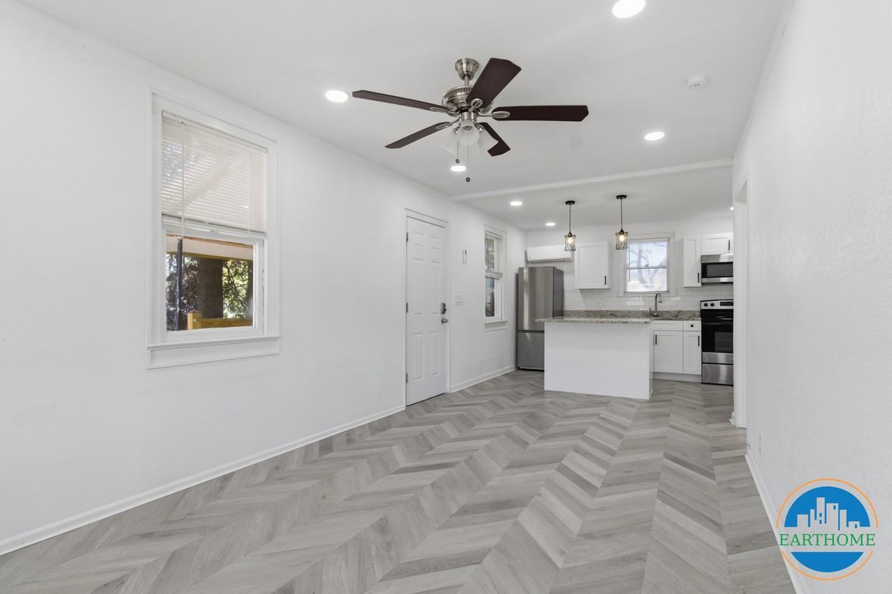 730 E Hanlon St #A - Photo 6 of 24