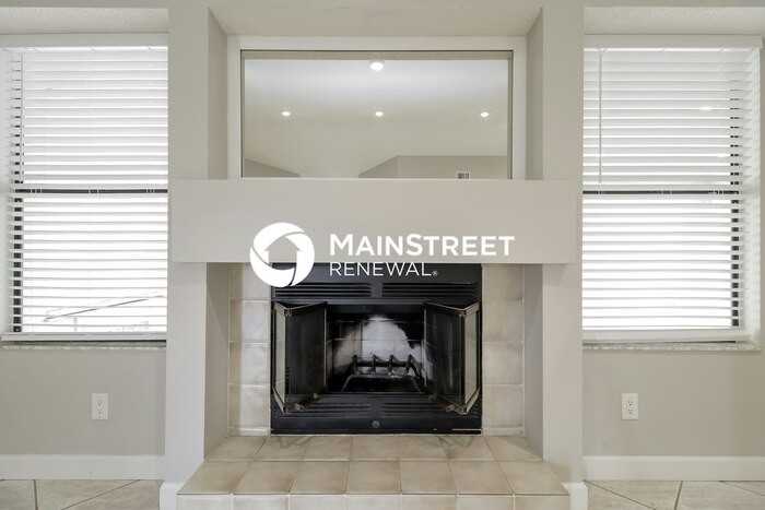 1851 Calmar St Nw - Photo 4 of 16