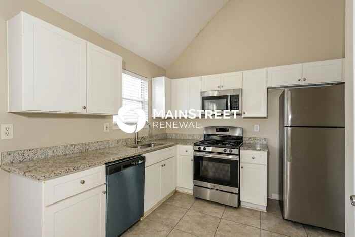 4290 Ward Bluff Ct - Photo 5 of 15