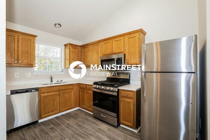 3639 Mosswood Ln - Photo 4 of 17