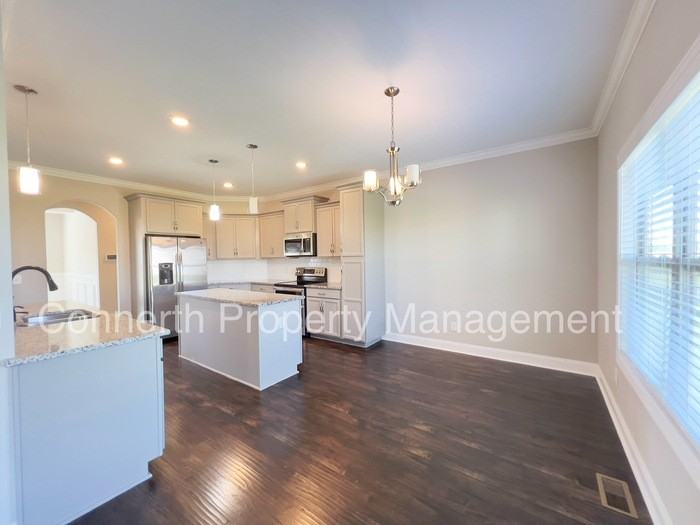 1249 Upland Ter - Photo 6 of 48