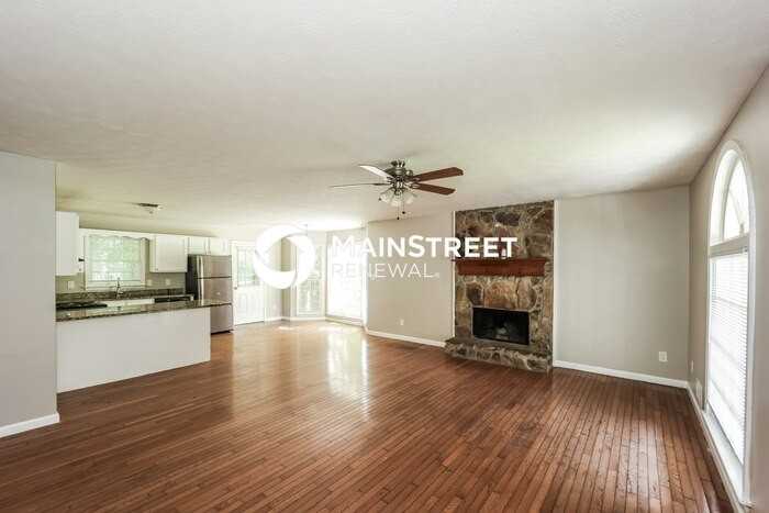 298 Waterway Trl - Photo 3 of 14