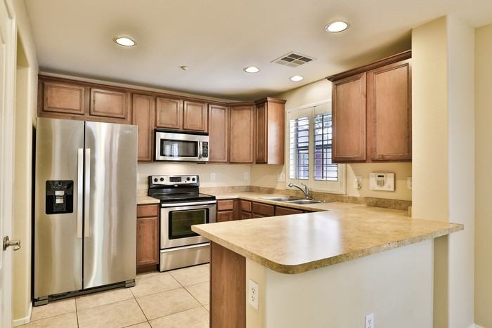 1852 S Seton Ave - Photo 3 of 36