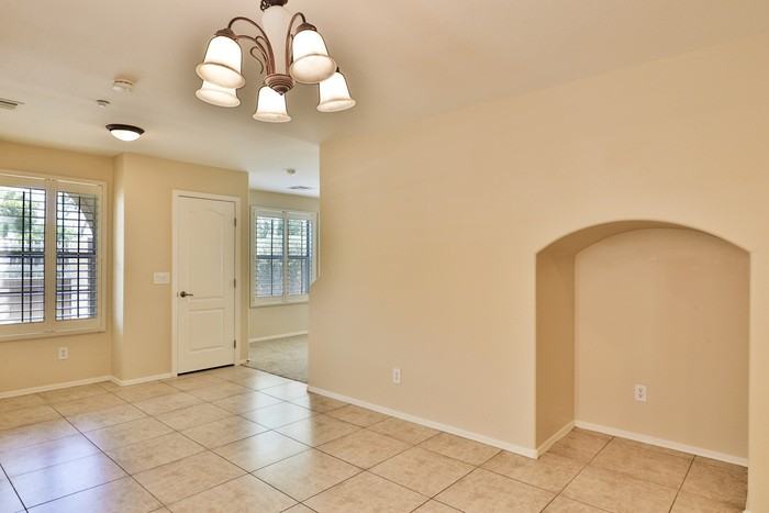 1852 S Seton Ave - Photo 7 of 36