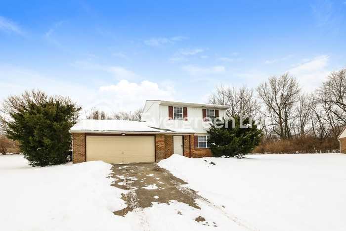 8810 Foxgate Ct - Photo 2 of 15