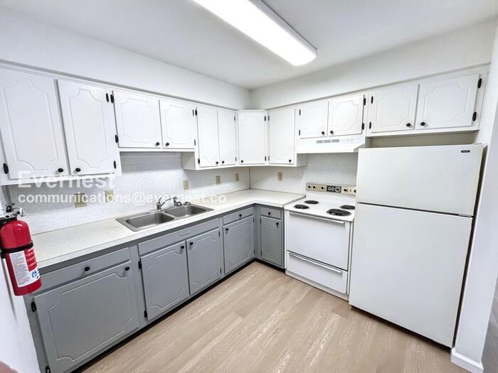 12802 N Cresap St #A - Photo 3 of 8