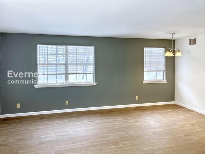 12802 N Cresap St #A - Photo 4 of 8