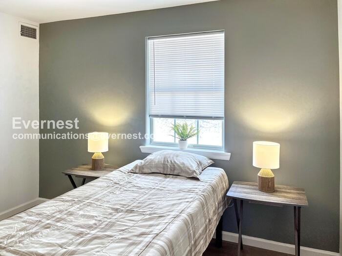 12802 N Cresap St #A - Photo 7 of 8