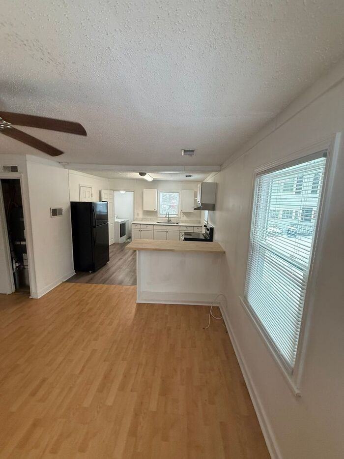 1409 John Ave - Photo 5 of 11