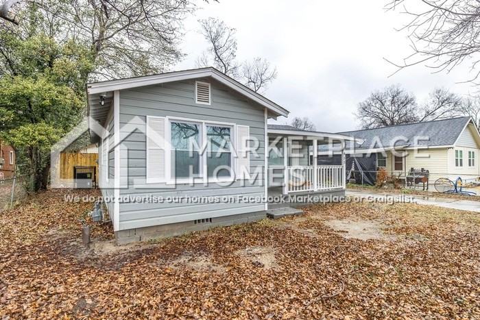 955 Putnam St - Photo 3 of 26