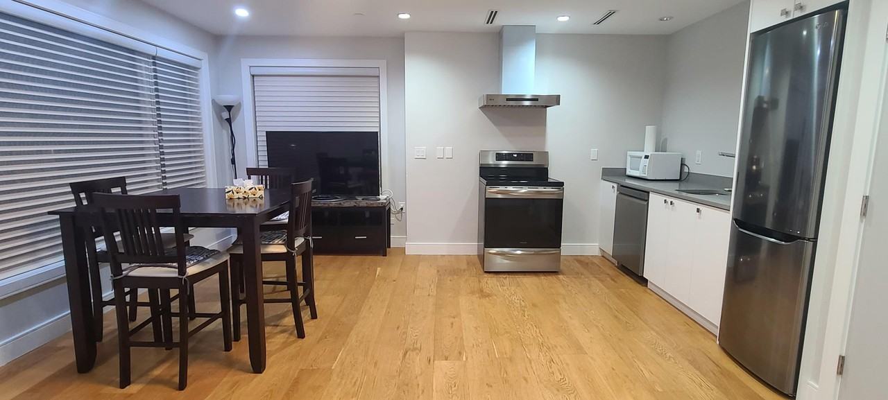 15098 Victoria Avenue - Photo 2 of 17