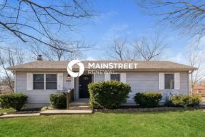 featured image of 1702 Ne White Dr