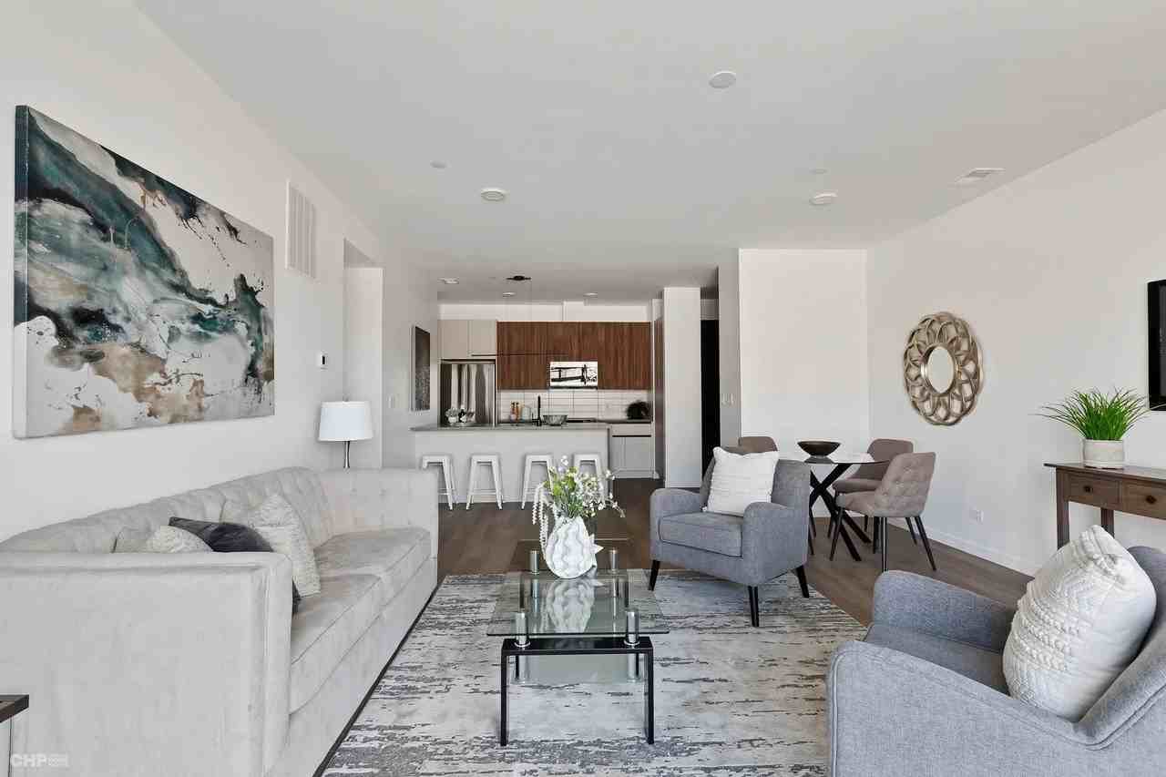 204 S Leavitt St #201 - Photo 7 of 19