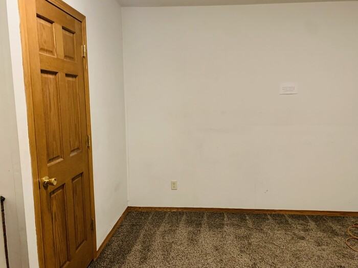 551 6th St W #1 - Photo 6 of 16