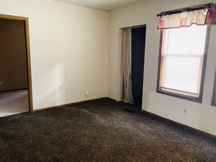 551 6th St W #1 - Photo 7 of 16