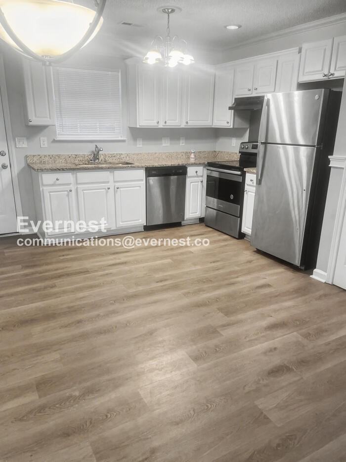 3221 Lasalle St - Photo 2 of 14