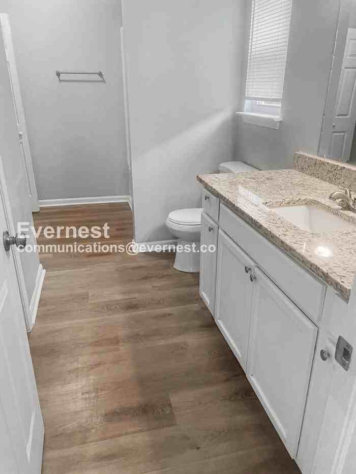 3221 Lasalle St - Photo 4 of 14