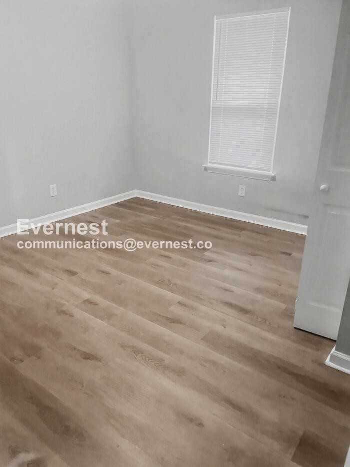 3221 Lasalle St - Photo 6 of 14