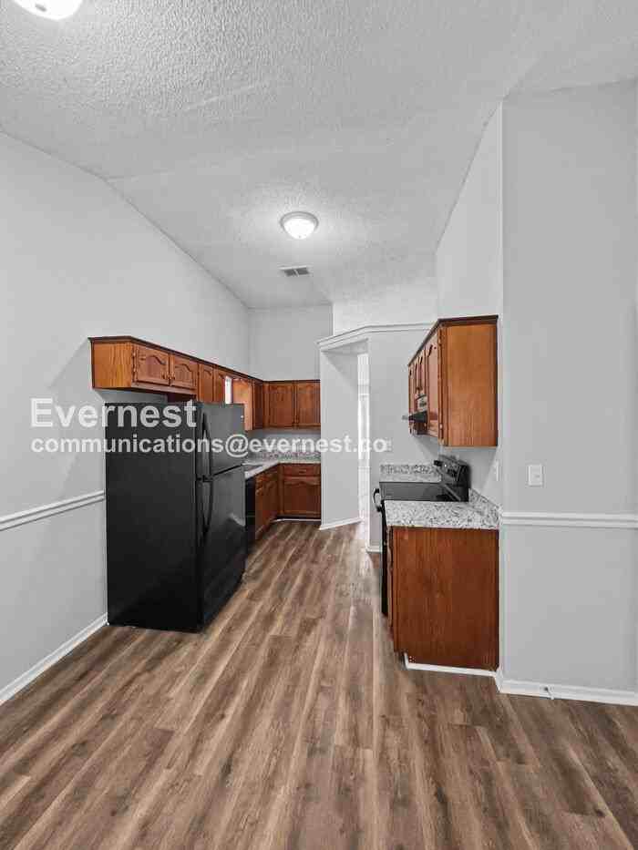 7625 Iris Dr - Photo 3 of 19