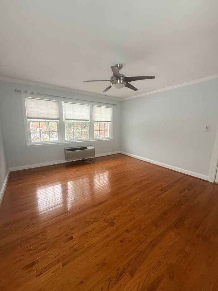 1814 W Abingdon Dr #202 - Photo 2 of 8