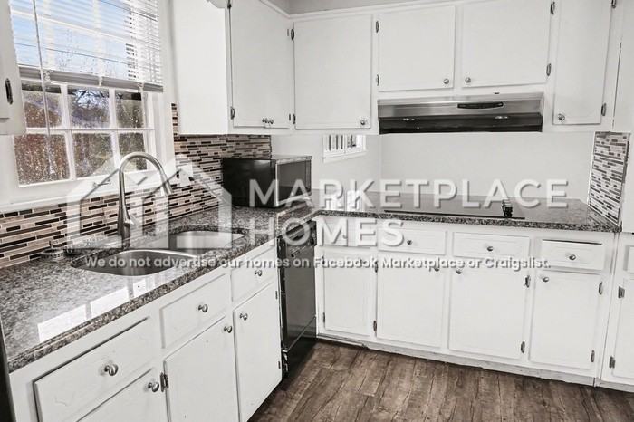 201 Larkwood Dr Sw - Photo 7 of 23