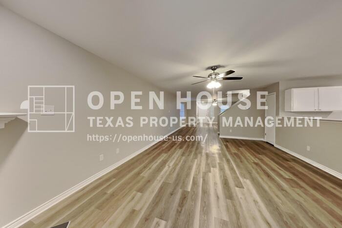 1704 Village Park Ct - Photo 4 of 22