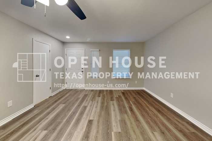 1704 Village Park Ct - Photo 6 of 22