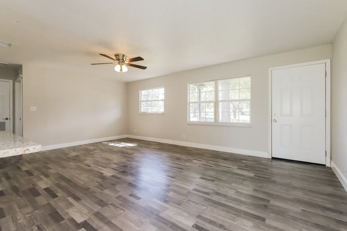 147 Nw 10th Dr - Photo 5 of 16