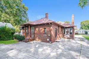 featured image of 150 E 272nd St