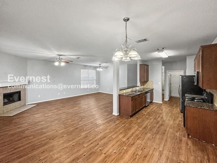 188 Oxford Dr - Photo 3 of 10