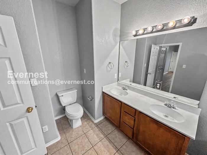 188 Oxford Dr - Photo 4 of 10