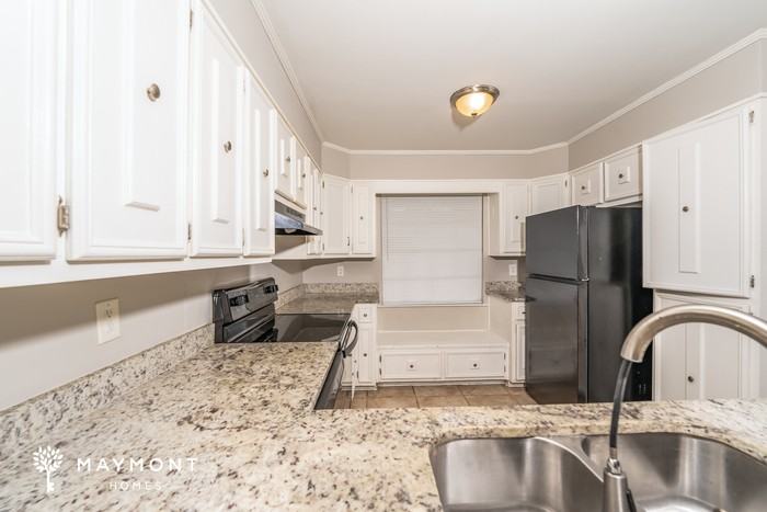 1328 Oak Ter - Photo 6 of 11