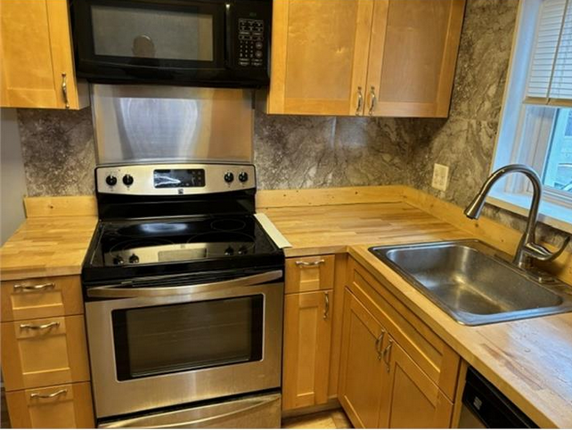 5242 Patrick Henry Dr - Photo 4 of 23