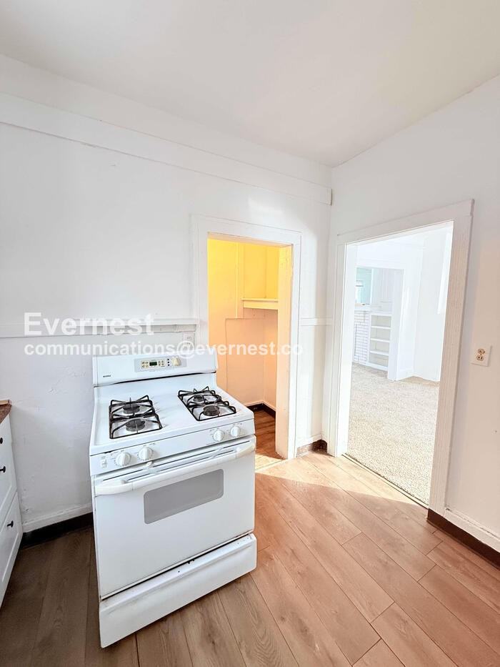 14393 Strathmoor St - Photo 5 of 34