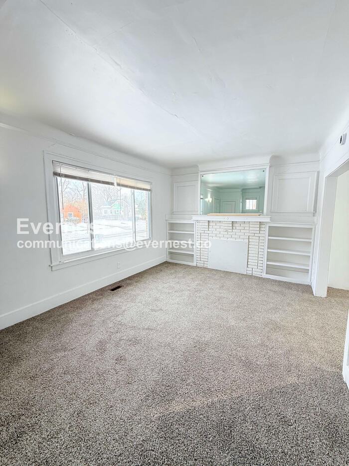 14393 Strathmoor St - Photo 6 of 34