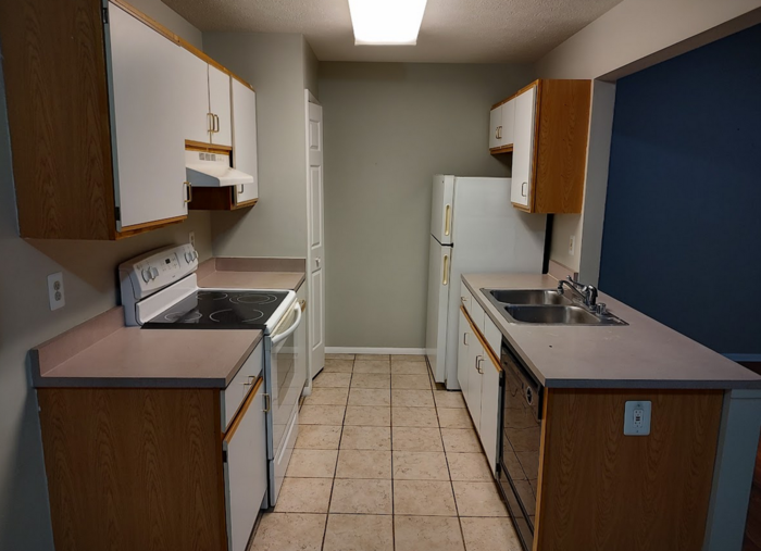 9811 Michael Edward Dr - Photo 4 of 7