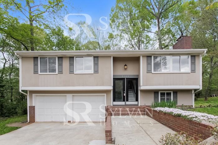 2122 Kingstree Cir - Photo 2 of 16