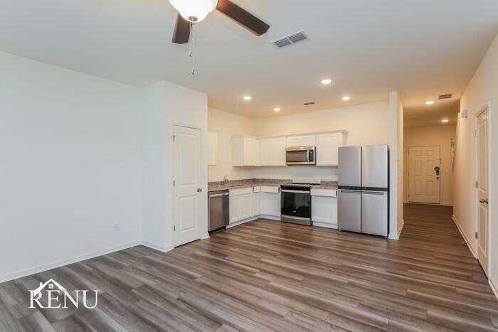 3096 Calcutta St - Photo 5 of 20