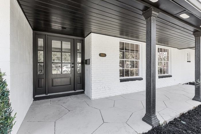 2920 Abbey Ct - Photo 3 of 39