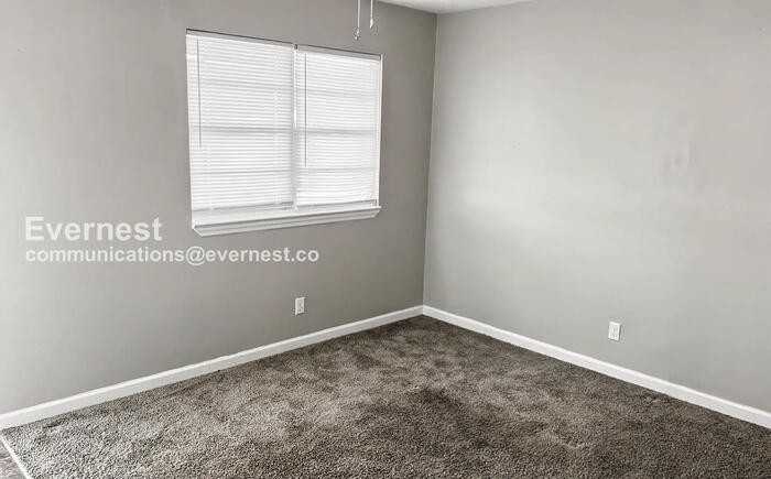 1346 Vivian St #1 - Photo 5 of 16