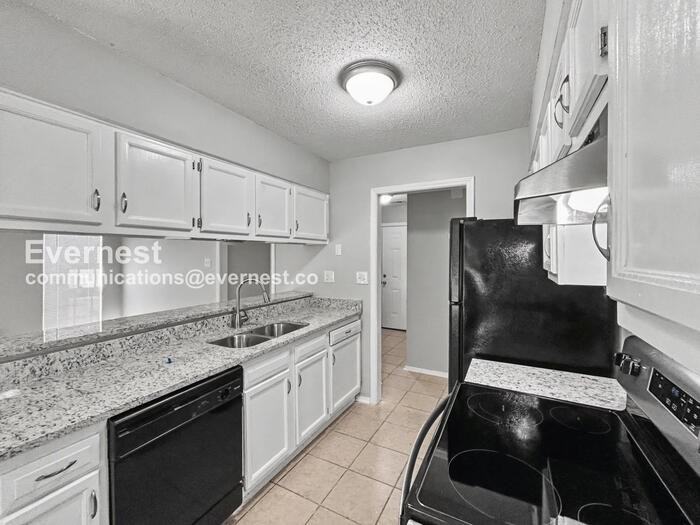 6260 Somerset Dr - Photo 3 of 14