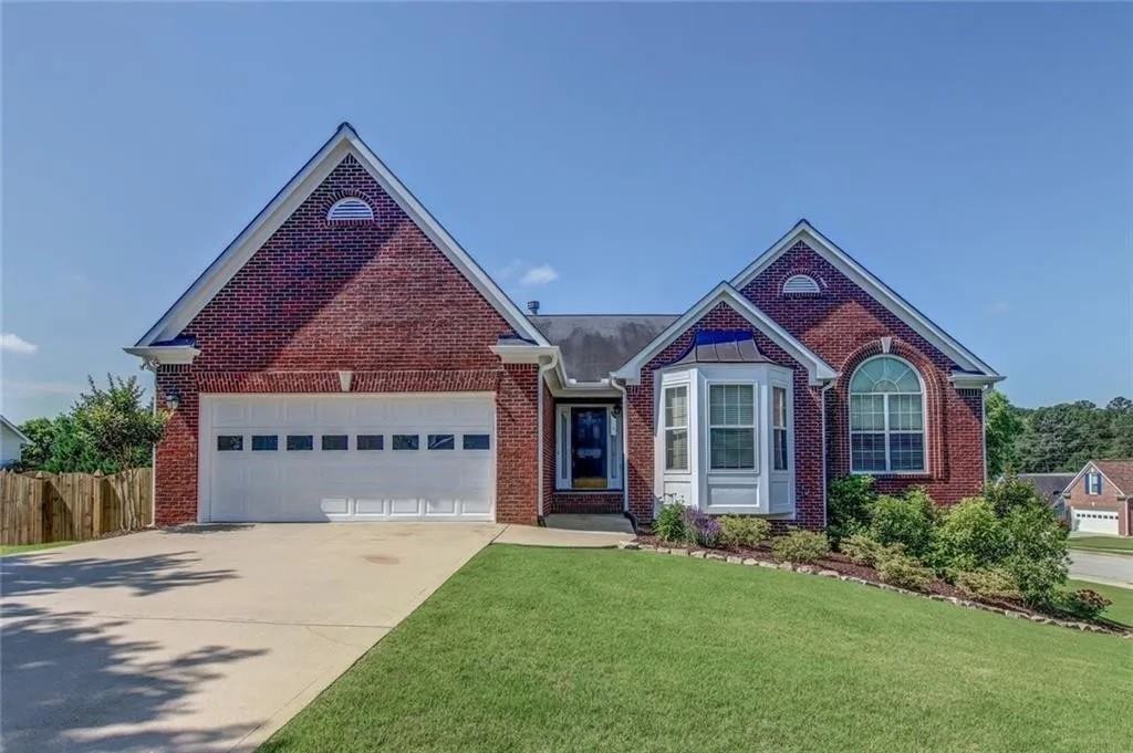 1092 Fairmont Park Dr - Photo 2 of 39