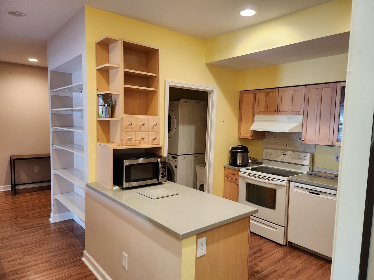 1092 Fairmont Park Dr - Photo 4 of 39