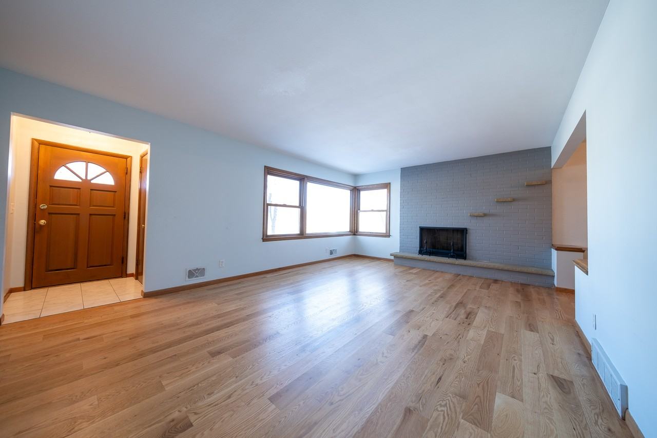 5209 W 61st St #1 - Photo 4 of 43