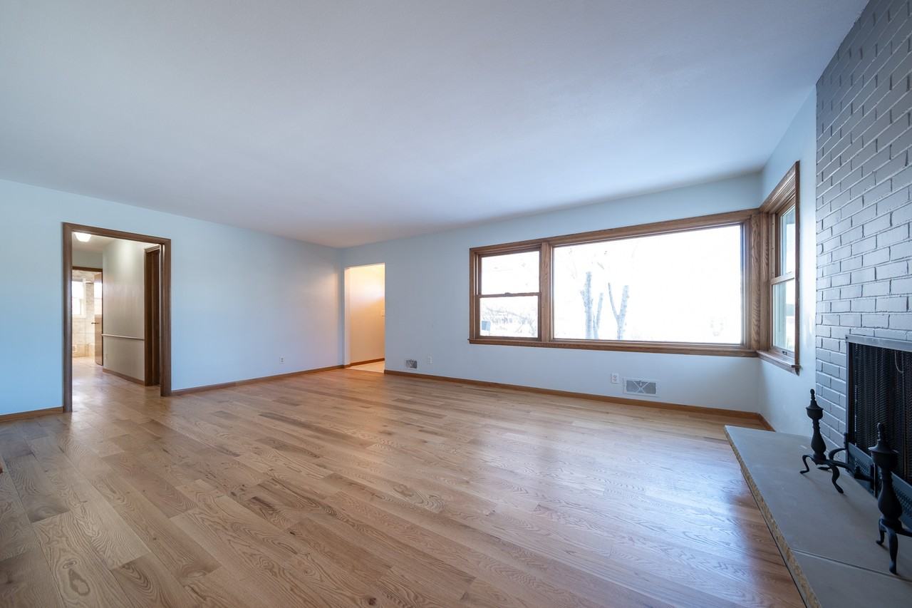 5209 W 61st St #1 - Photo 7 of 43