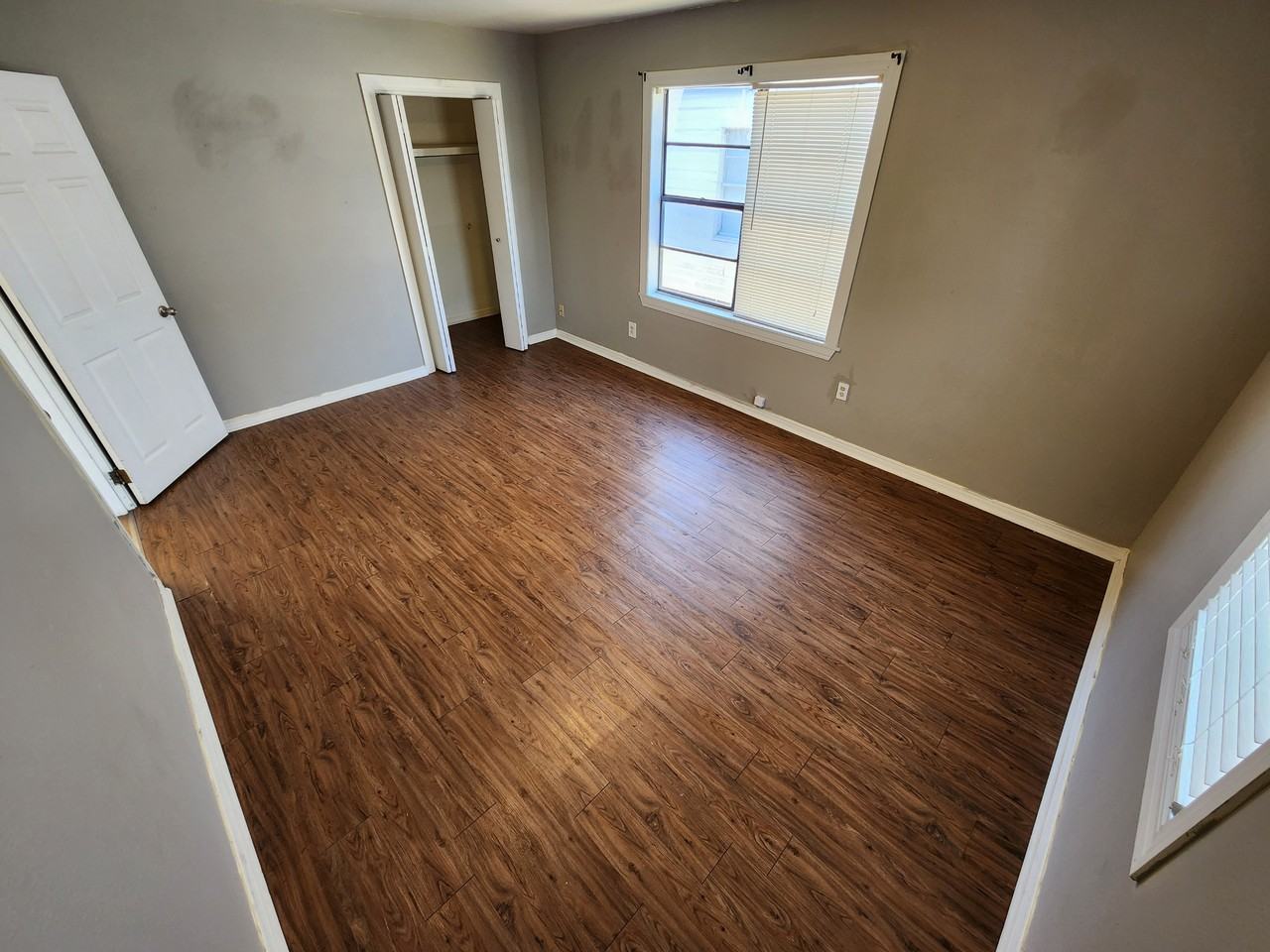 1121 E Beverly St #1 - Photo 3 of 15