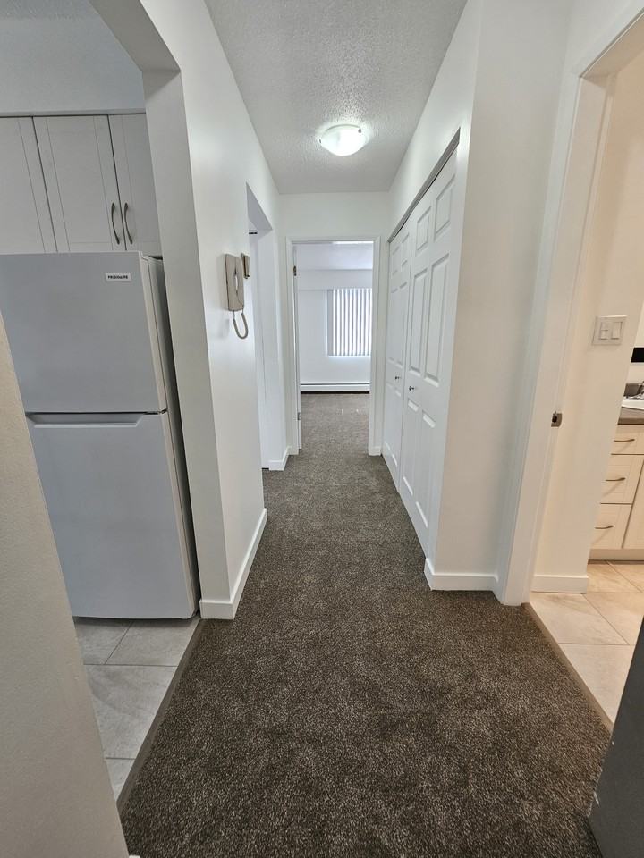 Parklane Manor Apartments - Photo 6 of 50