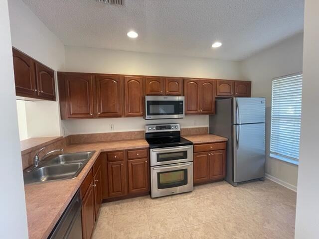 5219 Palmbrooke Cir #1 - Photo 4 of 31