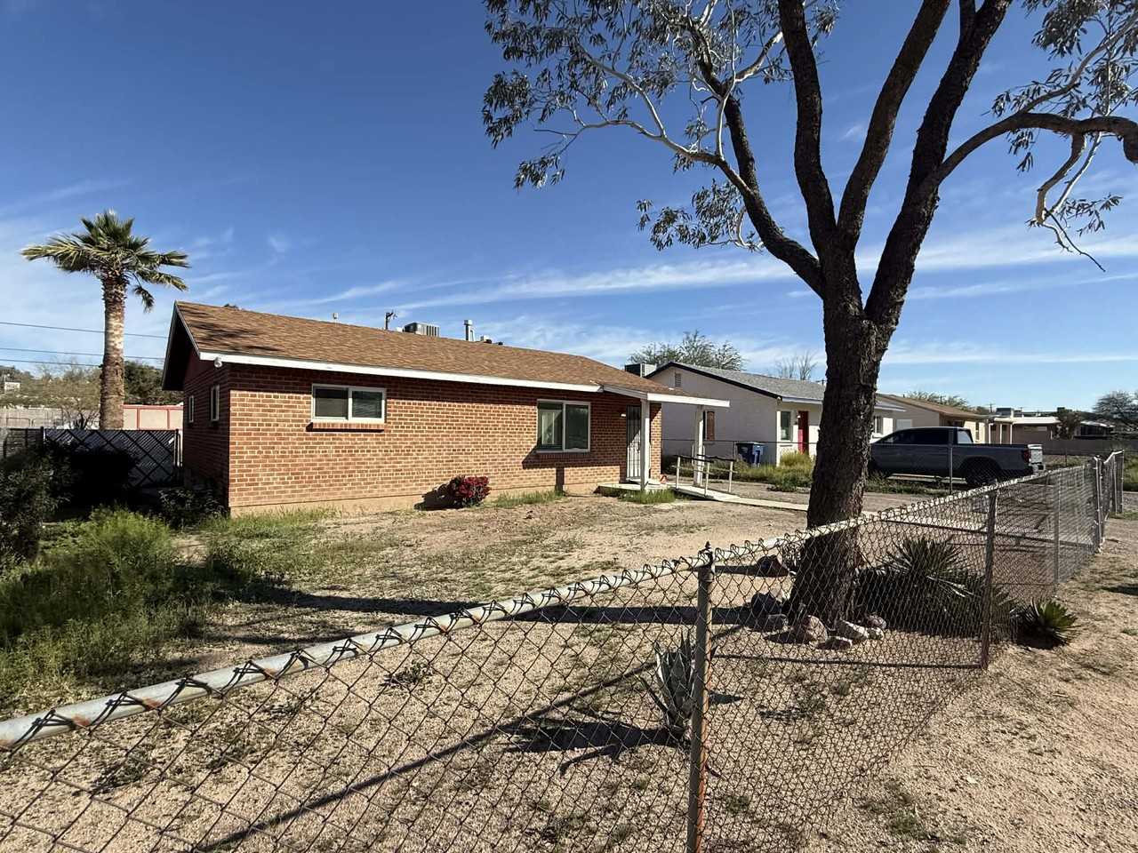 333 E Linden St #1 - Photo 4 of 27